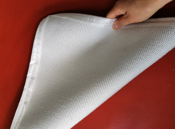 silicone rubber coated glass fiber fireproof cloth.jpg